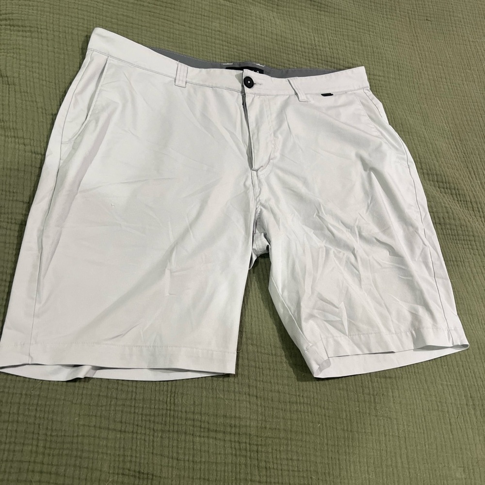 Travis Matthew Chino Golf Shorts Mens Size 38 Flat Front Light Gray